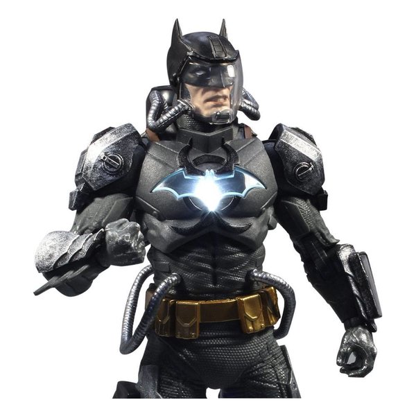 DC Multiverse Actionfigur Batman Hazmat Suit Gold Label Light Up Batman Symbol 18 cm